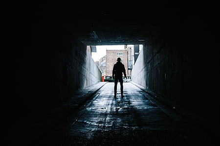 silueta, Foto, osoba, stoji, podzemne, tamno, tunel