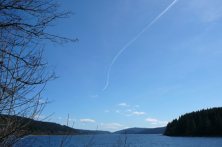 sky, contrail, clouds, blue, clear, sunny, water