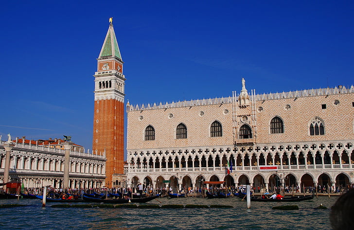 náměstí svatého Marka, Piazzetta san marco, Itálie, Benátky, Dóžecí palác, Markus löwe, San-todaro socha