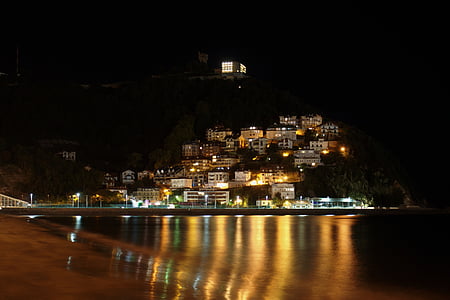 Monte igeldo, San sebastian, peisaj de noapte, scoate în evidenţă