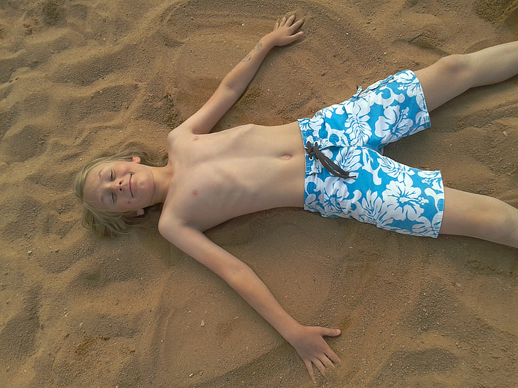 Beach, Sprostite, otrok, dom, fant, sonce, pesek