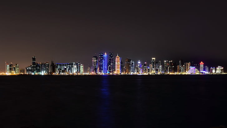 Doha, Qatar, Badia oest, nit, il·luminat, reflexió, paisatge urbà