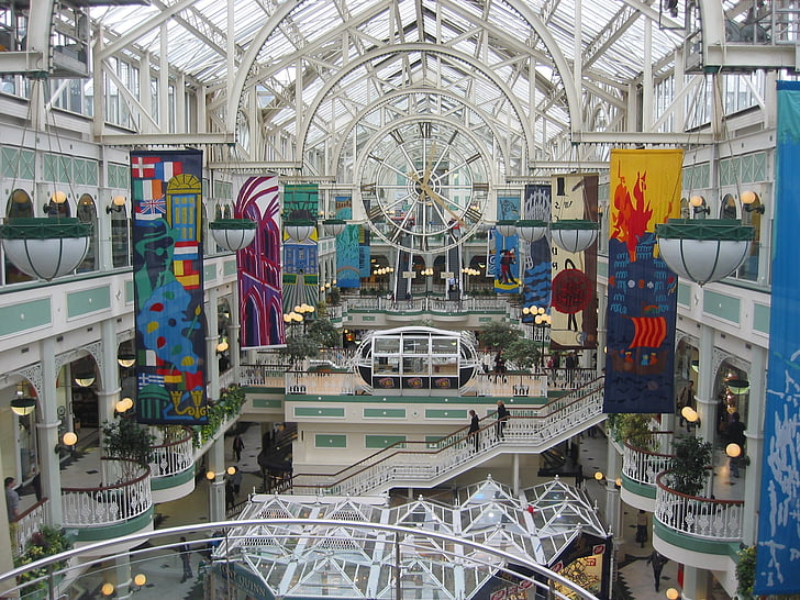 Dublin, Iirimaa, kaubanduskeskus, klaasist katus