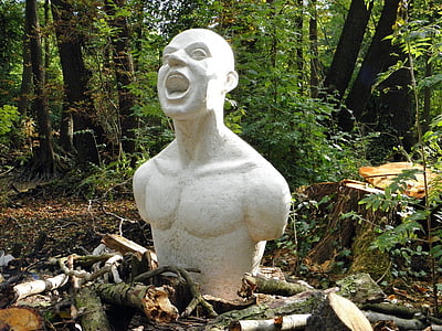 sculpture, the scream, artwork, cast concrete, brandenburg, spreewald parkhotel, exhibition