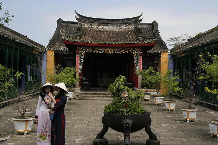 japonais à l’intérieur, Temple, costume, fille avec coastumes, tradition, cultures, à l’extérieur