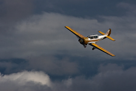 Aviation, avion, deux places, Stunt, jaune, blanc, nuages