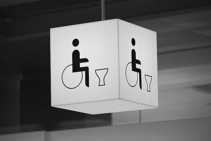 WC, rolstoelgebruikers, toilet, uitgeschakeld, openbaar toilet, handicap toilet, handicap