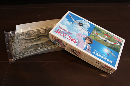 vietor fúka, plastový model, hračka, montáž, lietadlo, Hayao miyazaki, animácie