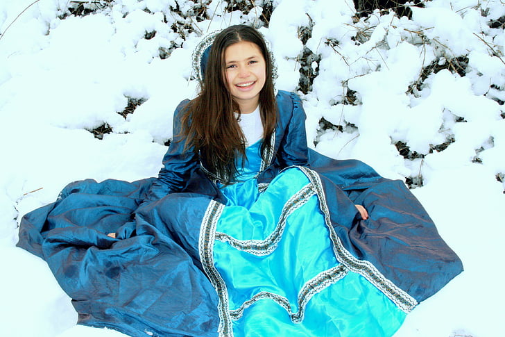 meitene, princese, sniega, kleita, zila, stāsts