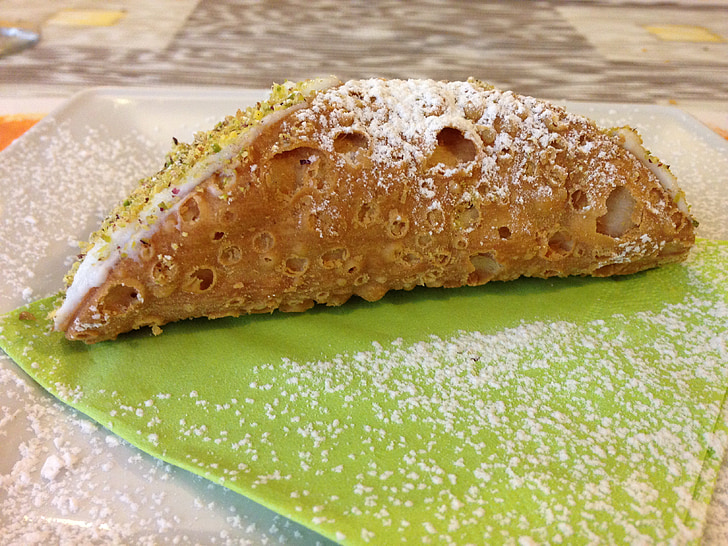 Sicilia cannolo, Ngọt ngào, Sicily