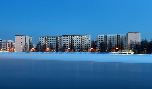 Oulu, Finlandia, Skyline, cielo, edificios, invierno, nieve