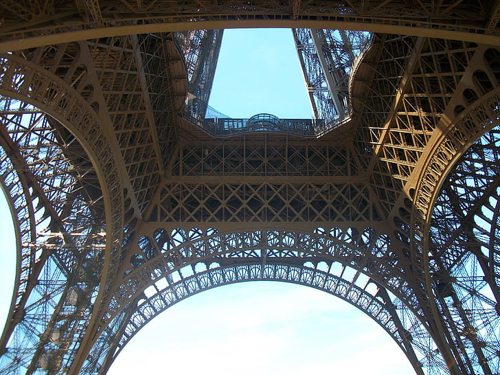Menara Eiffel, Paris, uplight