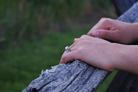 มือ, นิ้ว, วงแหวน, การมีส่วนร่วม, ความรัก, ผู้หญิง, โรแมนติก