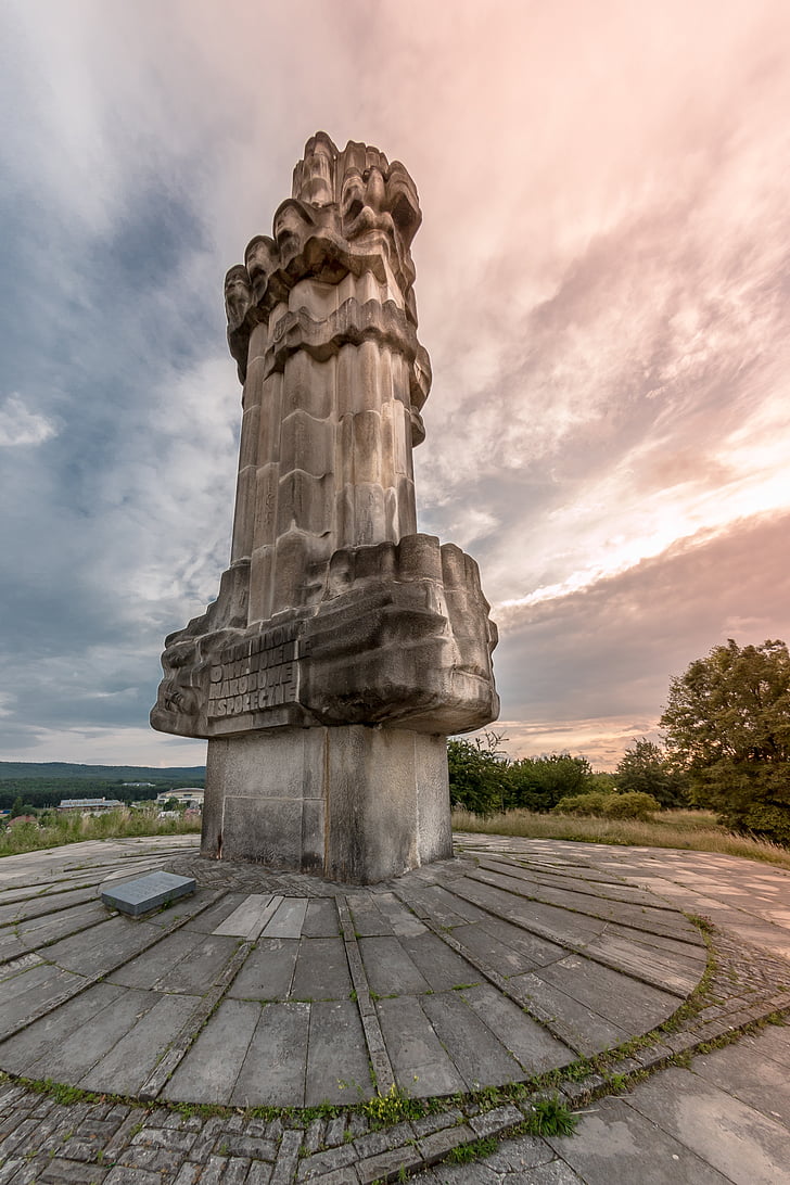 spomenik, kadzielnia, Kielce, Kamenolom