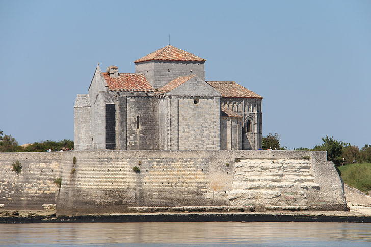 Talmont, Francija, cerkev, kamen, morje, estuarij Gironde