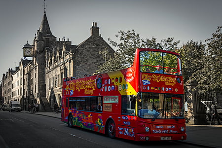 Edinburgh, Royal mile, busz, városnézés, városnéző busz, Skócia