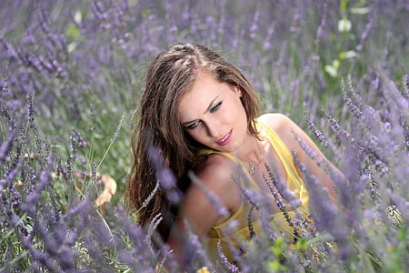 Tüdruk, Lavendel, lilled, MOV, Ilu, loodus