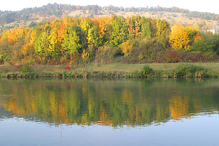 Höstens mood, Riedenburg, huvudsakliga Donau-kanalen