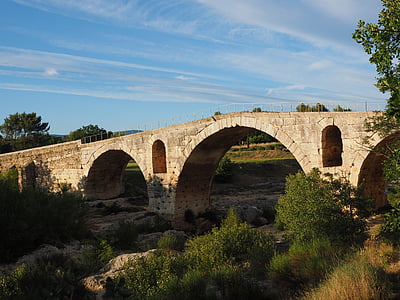 Pont julien, brug, Romeinse stenen boogbrug, stenen boogbrug, Romeinse, gebouw, het platform