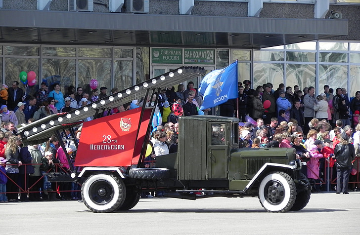 ημέρα της νίκης, αυτοκίνητο, ρετρό αυτοκίνητα, σημαία, τον δεύτερο παγκόσμιο πόλεμο, κορδέλα του Αγίου Γεωργίου, 9 Μαΐου