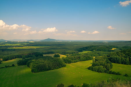 Böhmen, landskap, Bezděz, norra Böhmen, skogar, ängar
