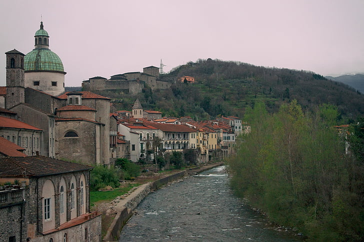 vesnice, Itálie, staré město, řeka, Středověká vesnice, domy rokle, Bergdorf