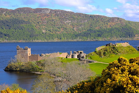 urquhart pils, Loch ness, Skotija, Skotijas, drupas, daba, ainava