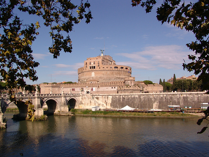 Castel Sant'Angelo-linnoitus, Rooma, Italia