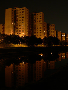 Slovākija, Bratislava, naktī, Megalopolis, skats, pārdomas, ēkas