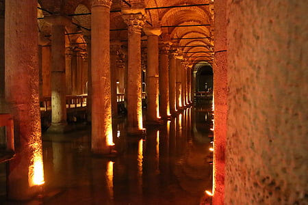 Sunken palace, Yerebatan sarnıcı, Istanbul, cisterny, Turecko