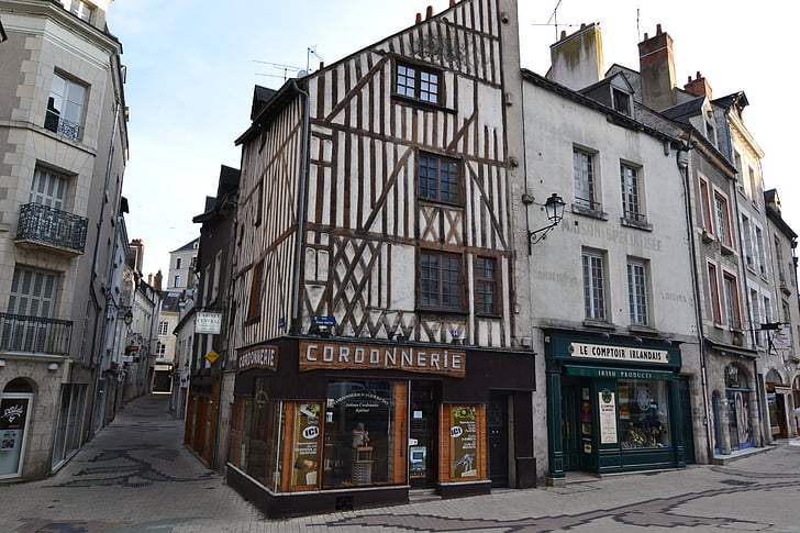 middelalderlig gade, Skoreparation, middelalderlige hus, bindingsværkshus, Blois, Frankrig