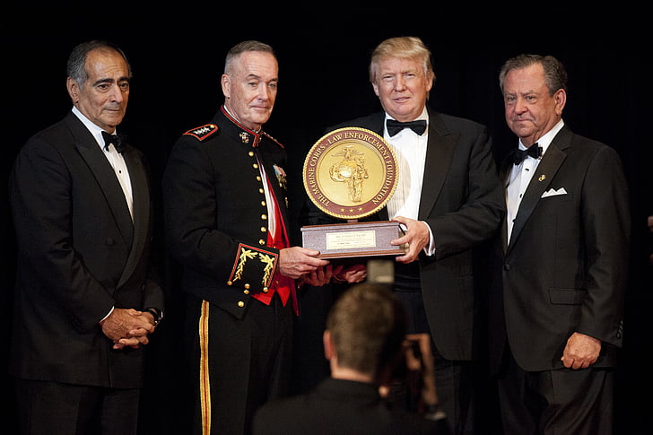 Donald trump john, Marine corps foundation, kommandanter, Marine corps, Joseph f dunford jr, Steven wallace, menn