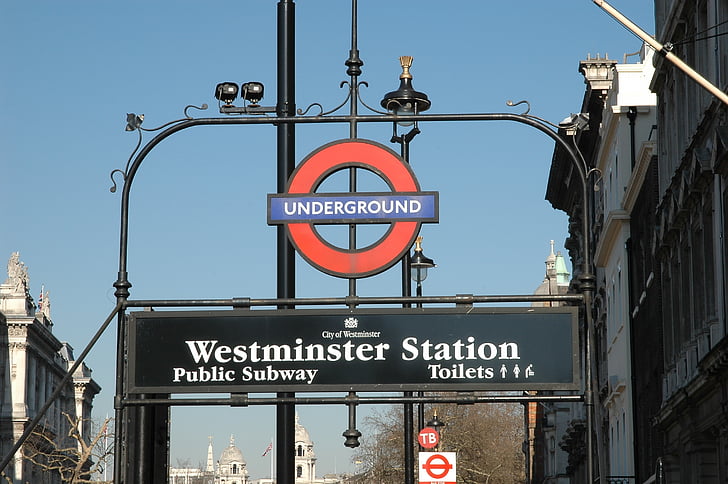 Storbritannien, London, Subway, underground, Westminster, indgang, tegn