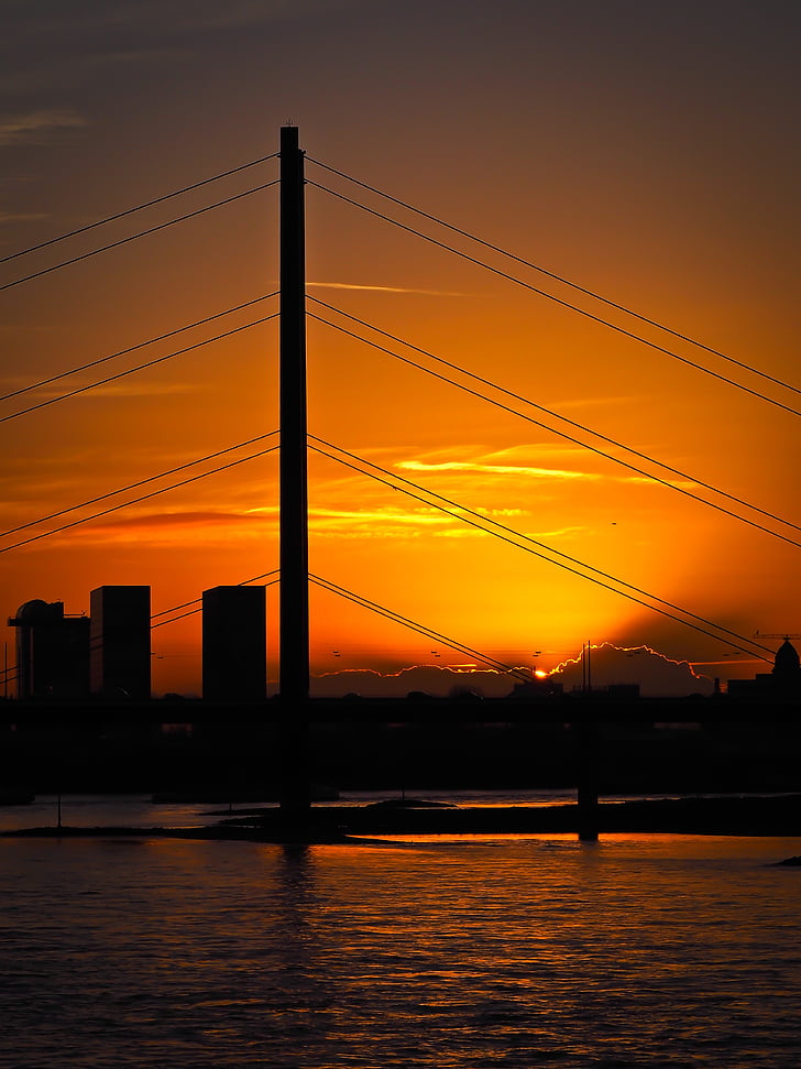 skyline, Düsseldorf, rivier, Rijn, Rheinbrücke, zonsondergang, hemel