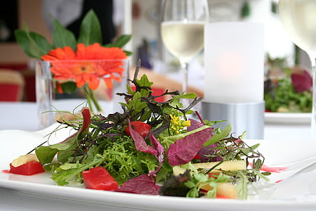 Ensalada de hierbas silvestres, placa de, restaurante, comer, gastronomía, cubierta, tabla