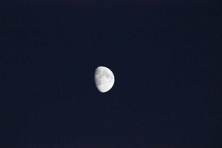 Luna, à noite, noite