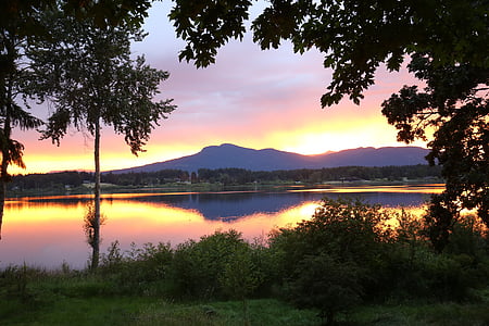Západ slunce, jezero, Hora, krajina, reflexe, Britská Kolumbie, večer