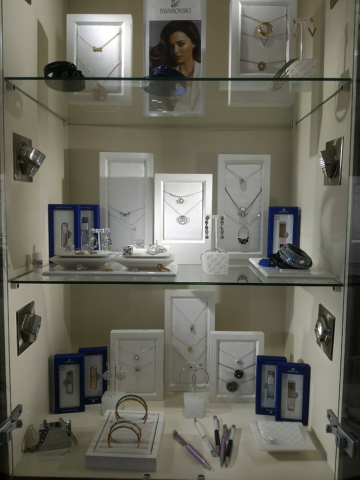 frames, paintings, silver, jewelry