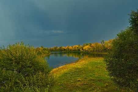 пейзаж, Природа, дождь, небо, Осень, Река, деревья