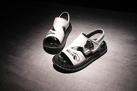 barnesko, sandaler, pustende, svart bakgrunn, sko, mote