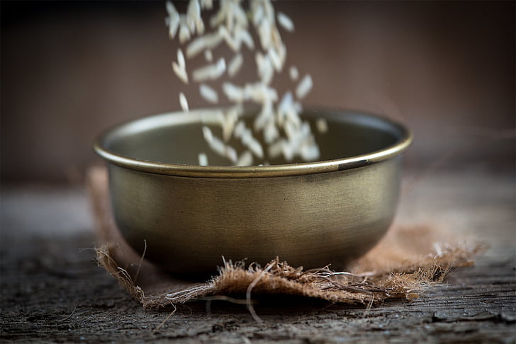 bowl, brass bowl, vessel, filling, a trickle, in motion, rice
