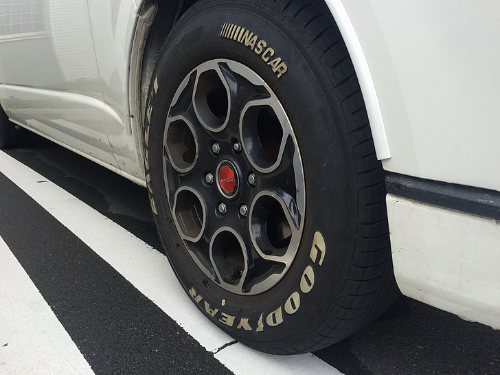 roda, cotxe, pneumàtic, aliatge d'alumini, corporació motor de Toyota, autocaravana, lot d'estacionament