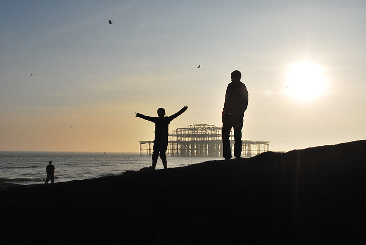 Brighton, pomol, fantje, sence, Beach, morje, Anglija