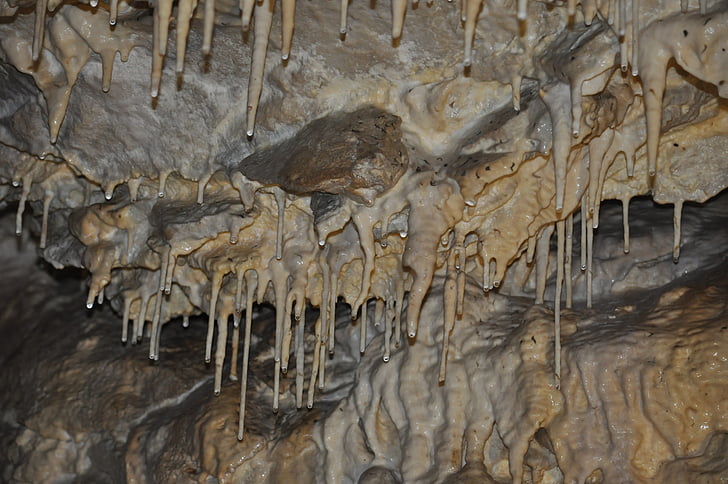cave, stalactites, stalagmites, flowstone, infiltrates, grotto
