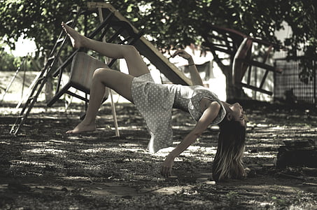 levitation, ung kvinna, i luften, faller ner, fotografering, modell, mode