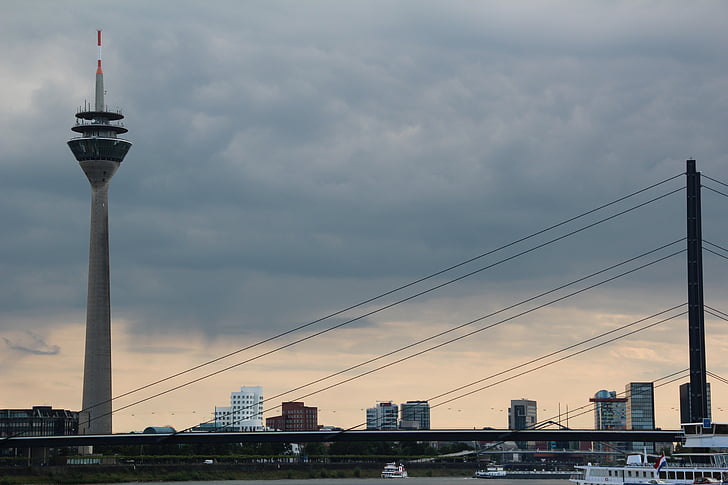 Düsseldorf, TV-toren, Rijn, hemel