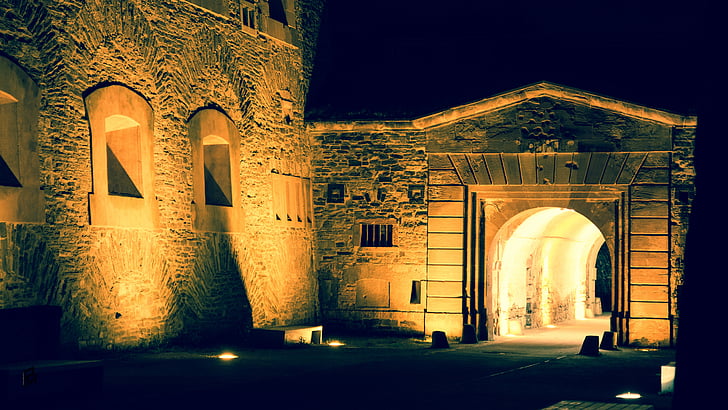 замък, гол, портата на замъка, места на интереси, крепост, исторически, Средновековие