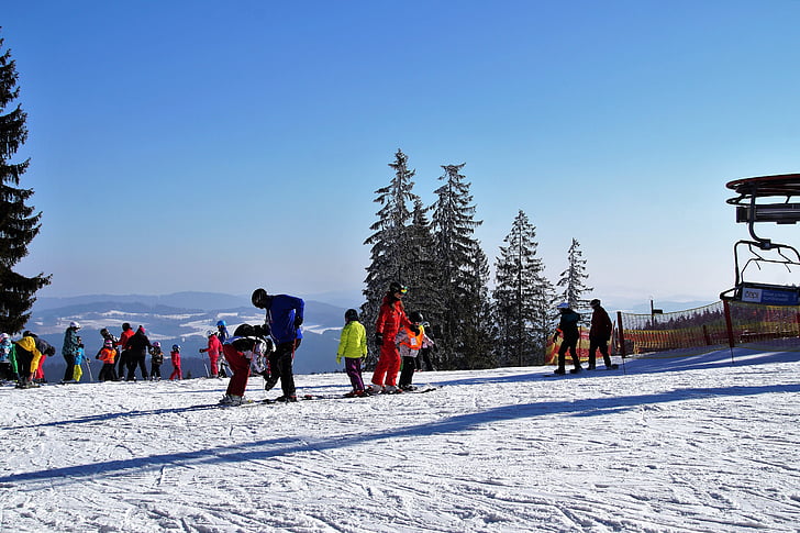 ski areal, domaine skiable, hiver, neige, skieurs, ski, la piste de ski