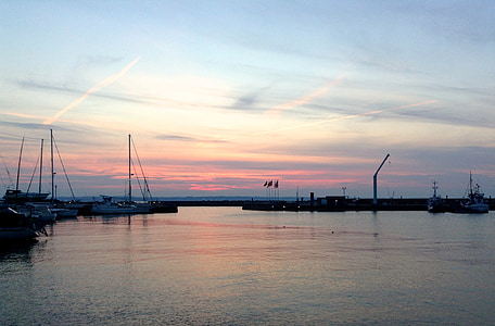 Helsingborg, porto norte, Barcos, pôr do sol, água, noite, Ainda