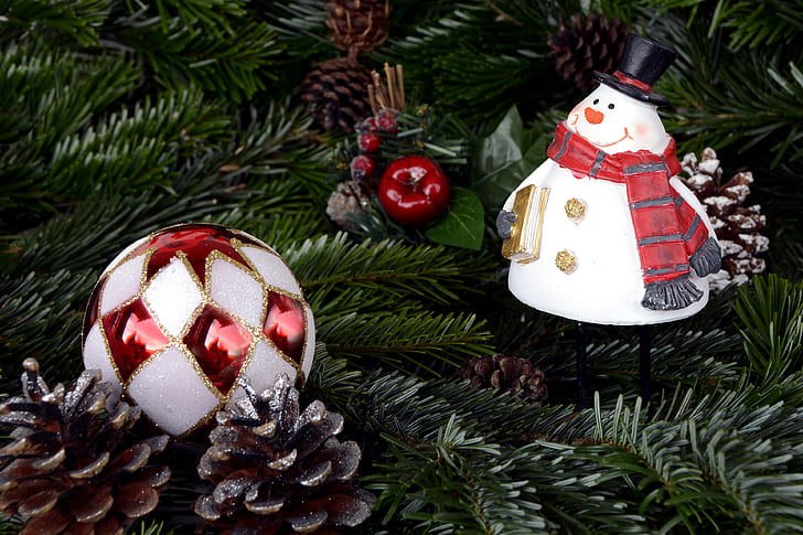snow man, christmas, christmas balls, balls, pine cones, holly, advent